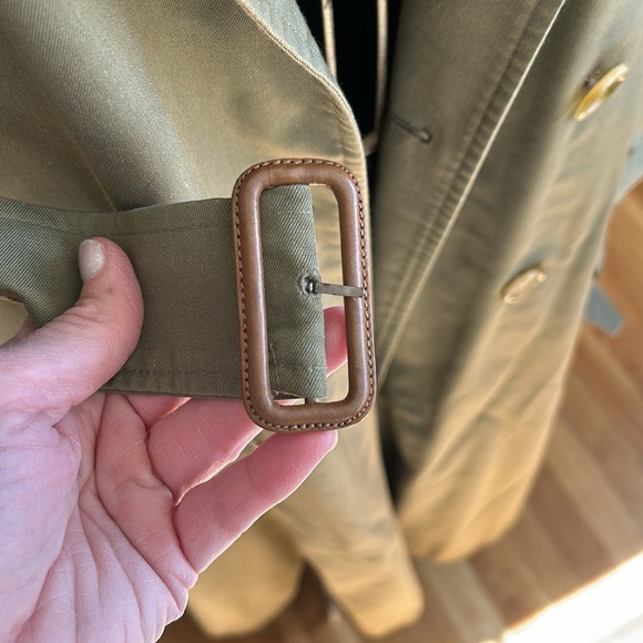 Burberrys trench coat with zip wool insert. This is an authentic vintage item. - Picture 4 of 17